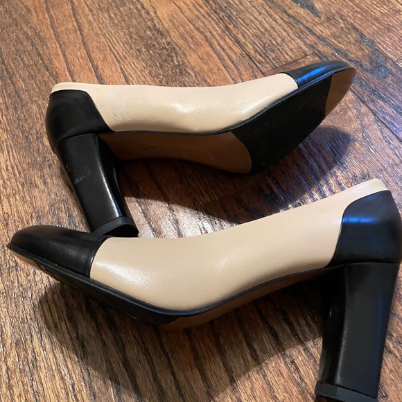 Taryn Rose two toned spectator pump - Picture 2 of 8